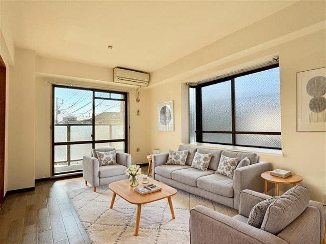 居室・リビング　白いＣＦに張替！