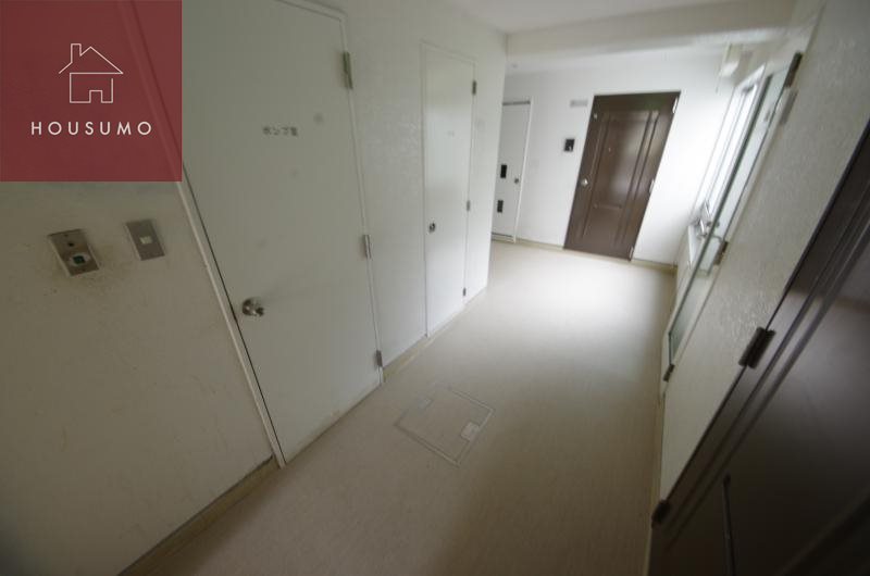 エントランス　建物の内部です