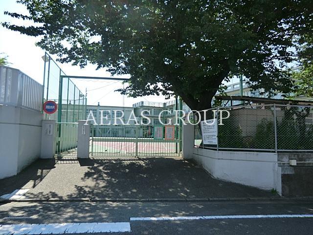 小学校　世田谷区立八幡小学校（小学校）まで591m