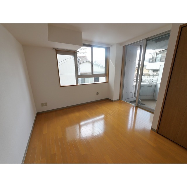 居室・リビング　室内写真は同物件別間取り別階写真です