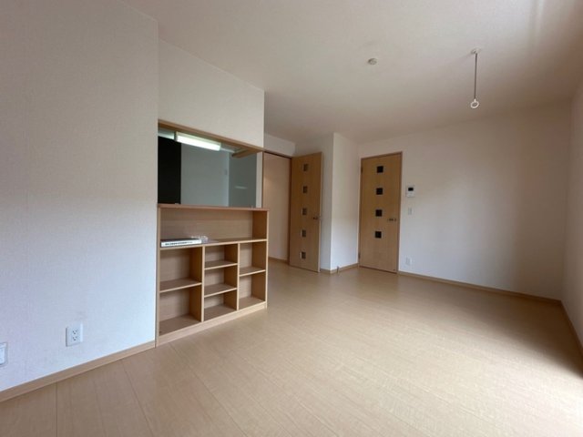 居室・リビング　ＬＤＫ（別角度）