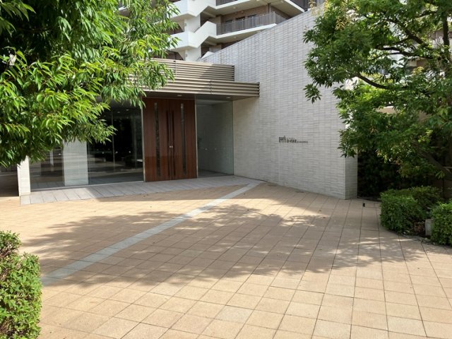 エントランス　ゆとりのあるエントランスです