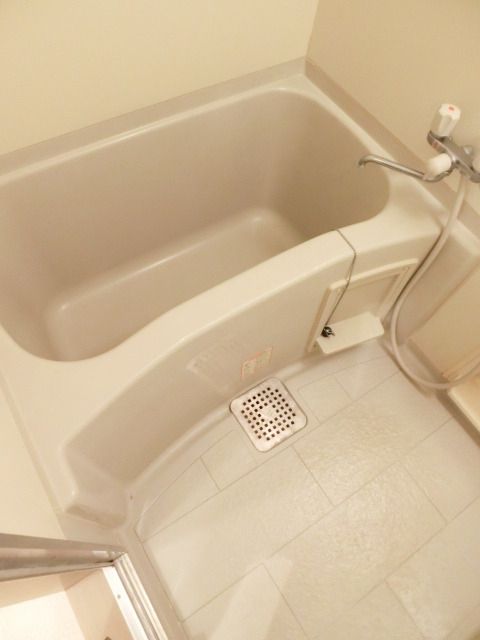 バス・シャワールーム　バス・トイレ別です。