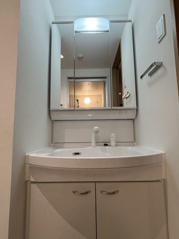 洗面設備　☆三面鏡独立洗面台☆