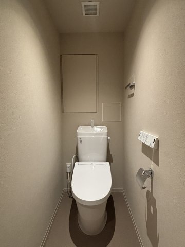 トイレ　☆温水洗浄暖房便座付き☆