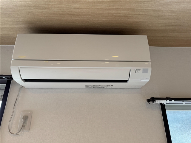その他設備　リビングにエアコンあります