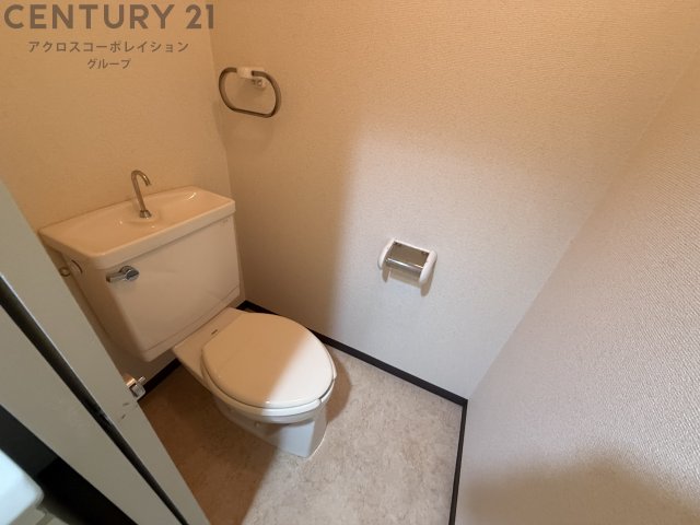 トイレ　シンプルで掃除のしやすいトイレです！