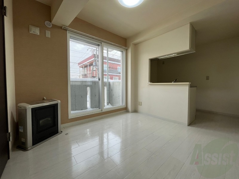 居室・リビング　広くてキレイなお部屋が広がっていて、充実した生活が送れそう。