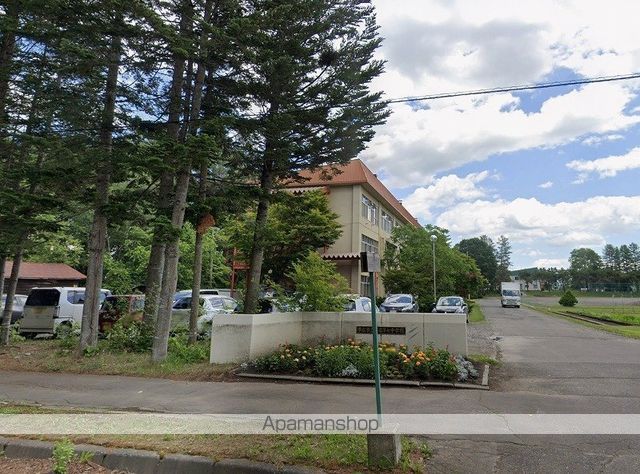 中学校　帯広市立帯広第七中学校（中学校）まで9999m