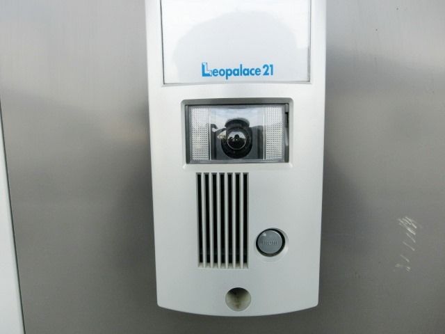 セキュリティ　来訪者の分かるTVホン付です。