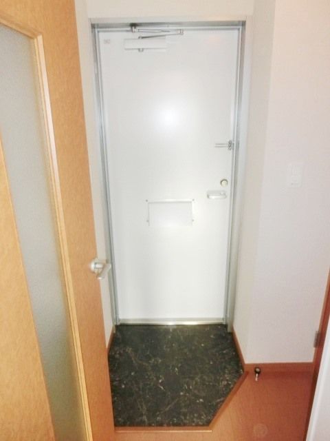 玄関　シューズボックス付きの玄関。