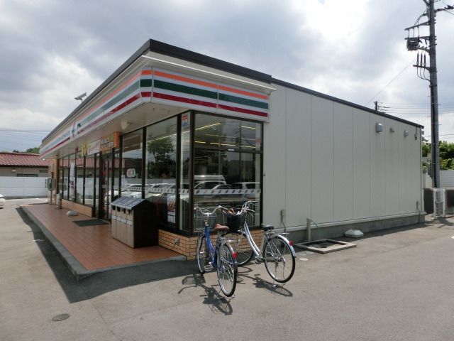 コンビニ　セブンイレブン（コンビニ）まで360m