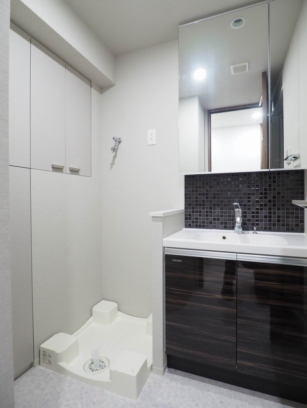 洗面設備　シャワー付き洗面台♪