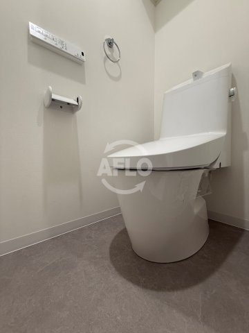 トイレ　アート阪南町　温水洗浄便座