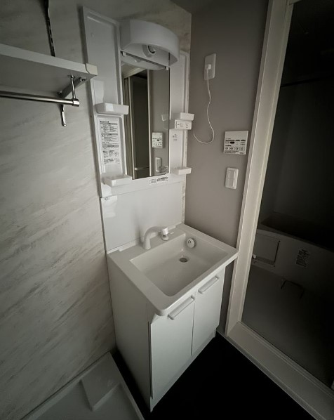 洗面設備　独立洗面化粧台付き