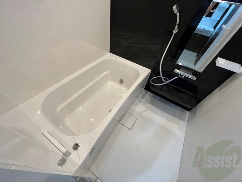 バス・シャワールーム　お風呂になります。一日の疲れを癒してくださいね。