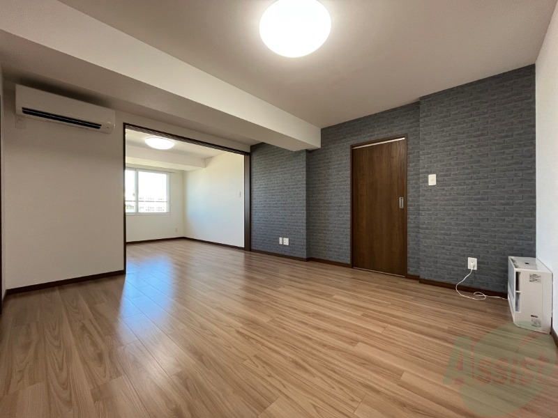 居室・リビング　広くてきれいなリビングです！快適に過ごせそうですね。