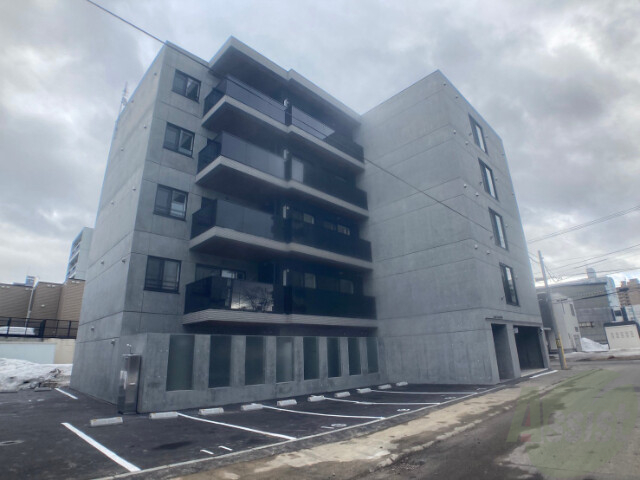 建物外観　札幌市東区北９条東「ＬａｐｉｓＬｉａｎ北９条」