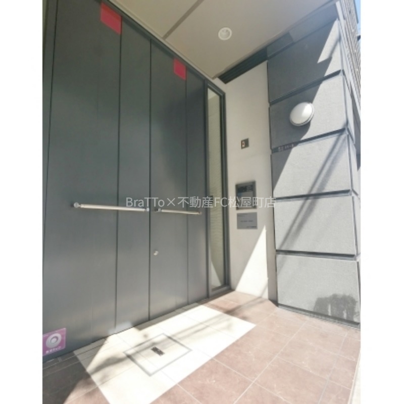 エントランス　マンション共用部分（オートロック付）