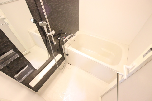 バス・シャワールーム　※別室の参考写真の為、現況優先です。