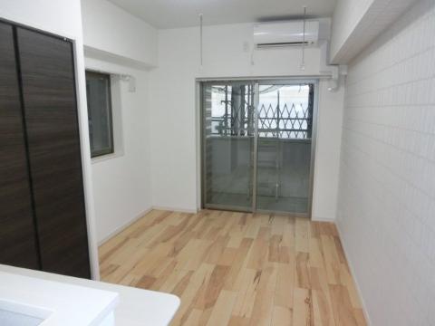 居室・リビング　室内