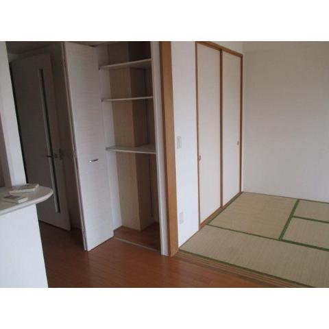 居室・リビング　室内