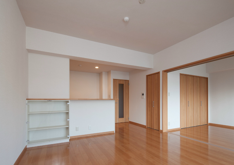 居室・リビング　人気のカウンターキッチンです。南向きで日当りも良好。