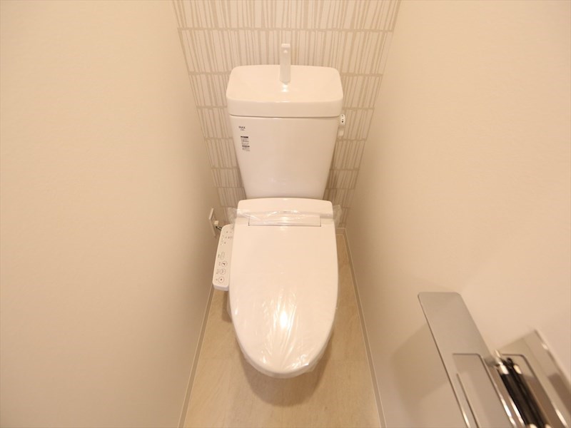 トイレ　温水洗浄暖房便座付トイレ