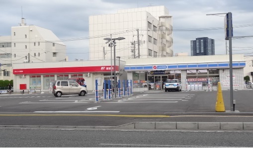 コンビニ　ローソンＪＰローソン万代シテイ郵便局店（コンビニ）まで287m