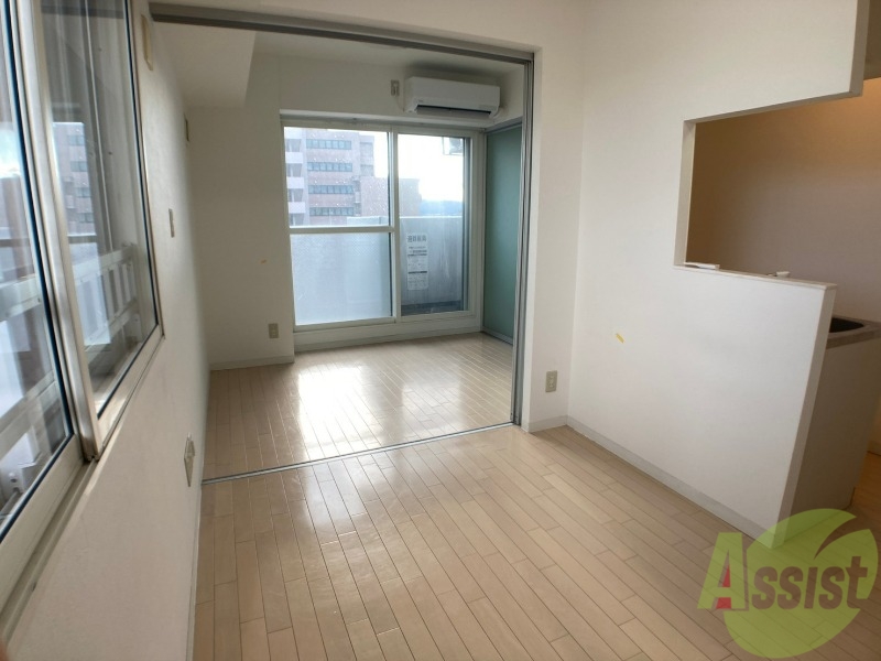 居室・リビング　５．５帖のＤＫです。広々として、きれいですね。