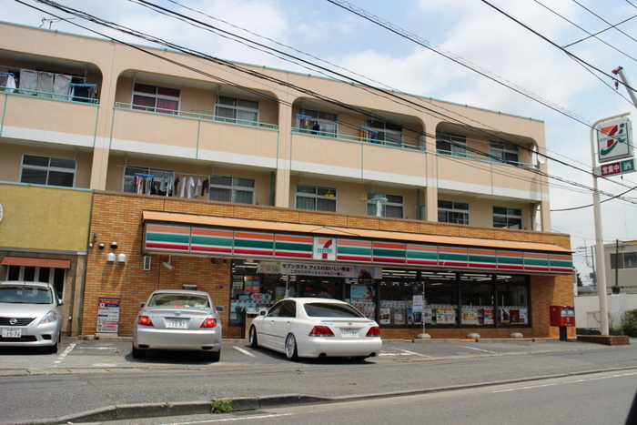 コンビニ　セブンイレブン（コンビニ）まで130m