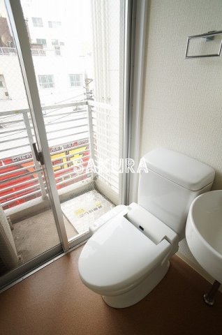 トイレ　嬉しい温水洗浄便座♪