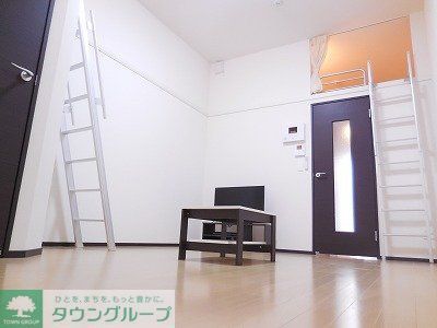 居室・リビング　7.4畳の広さがあるお部屋です。