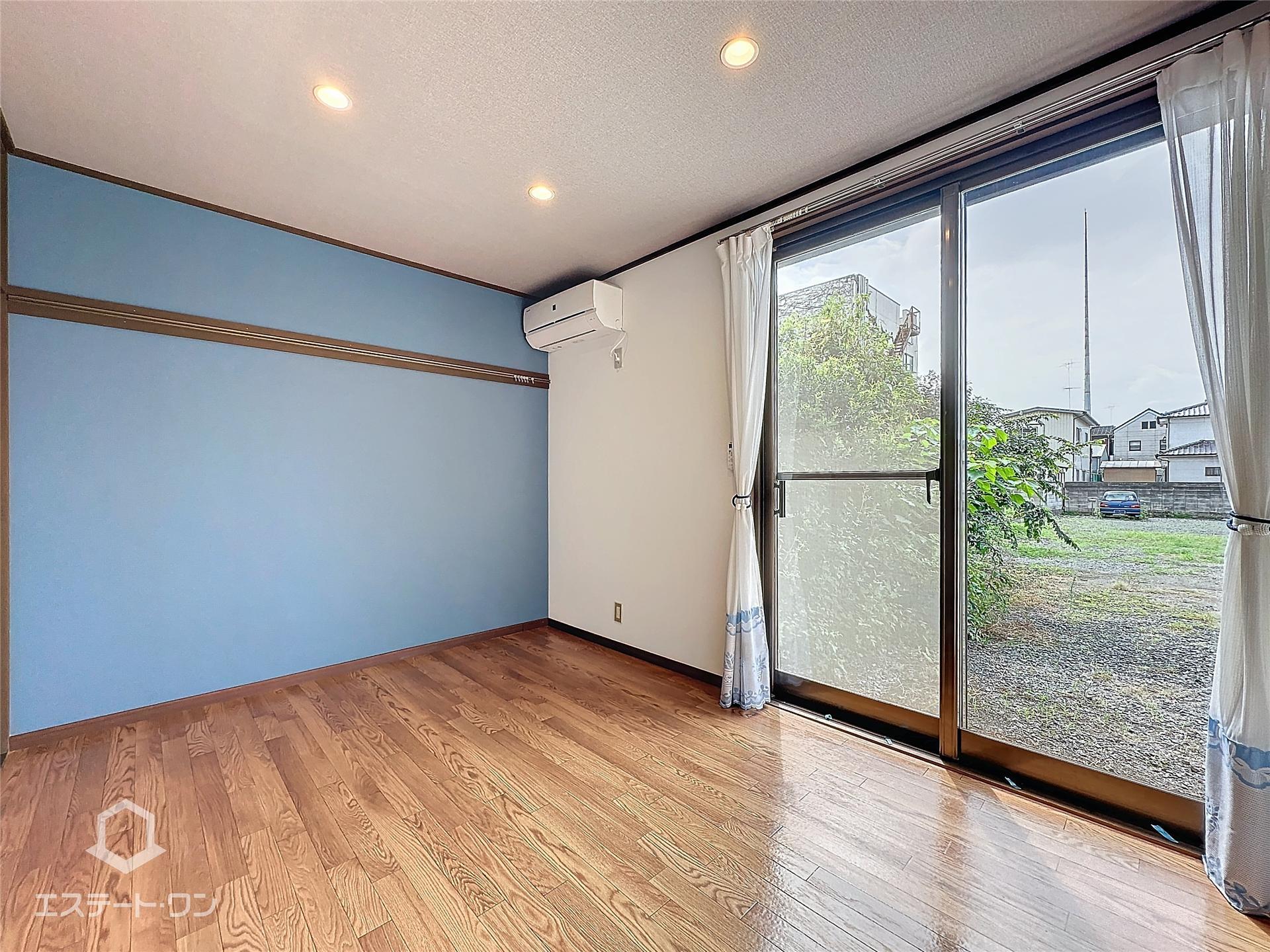 居室・リビング　爽やかなアクセントクロスが素敵☆