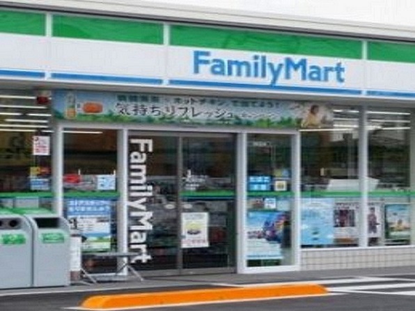 コンビニ　ファミリーマート岡山興除店（コンビニ）まで800m