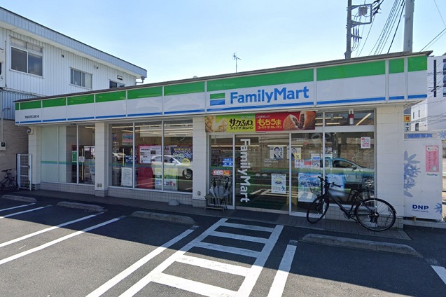 コンビニ　ファミリーマート 南越谷駅北通り店（コンビニ）まで156m