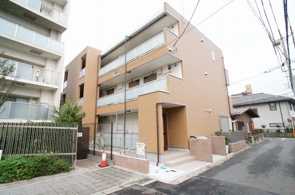 建物外観　シンプルモダンな素敵な外観の建物です。