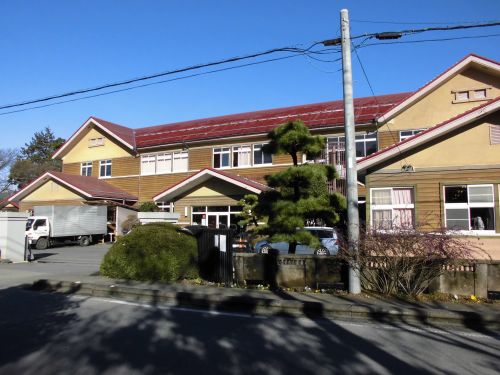 小学校　鹿沼市立北小学校（小学校）まで706m