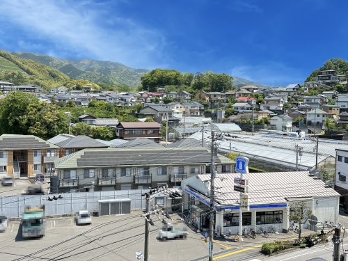 コンビニ　ローソン 高知福井町店（コンビニ）まで200m