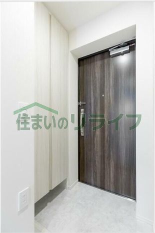 玄関　同タイプ1102号室の写真です。