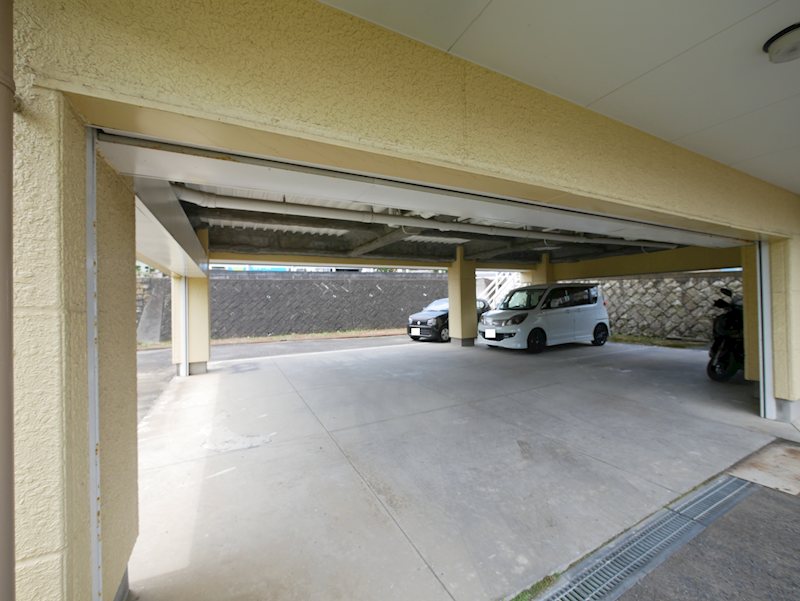 駐車場　敷地内駐車場