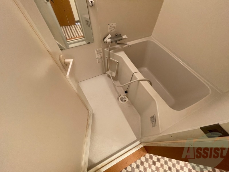 バス・シャワールーム　お風呂になります。一日の疲れを癒してくださいね。