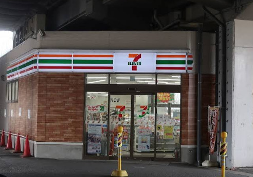 コンビニ　セブンイレブン 西浦和駅西店（コンビニ）まで580m