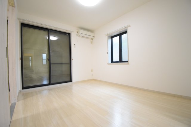 居室・リビング　同物件別部屋参考写真です。