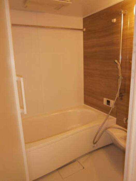 バス・シャワールーム　浴室乾燥・追い炊き機能付きのバスルーム♪