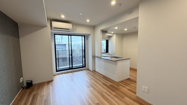 居室・リビング　２面採光で明るいお部屋です