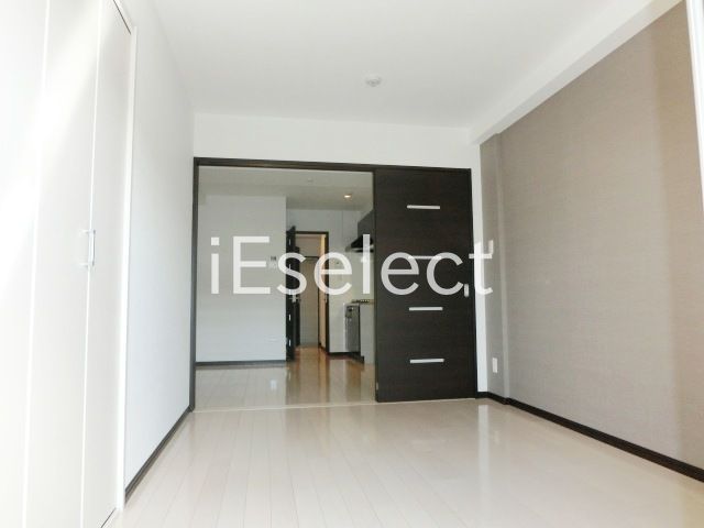 居室・リビング　バルコニー側から