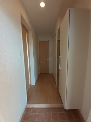 玄関　当社、チルホームのHPもご覧ください(^^)/物件情報多数♪