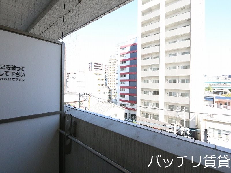 バルコニー　別号室タイプの為、現状を優先します