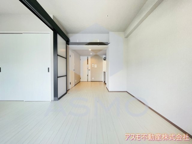居室・リビング　同マンション別部屋参考写真
